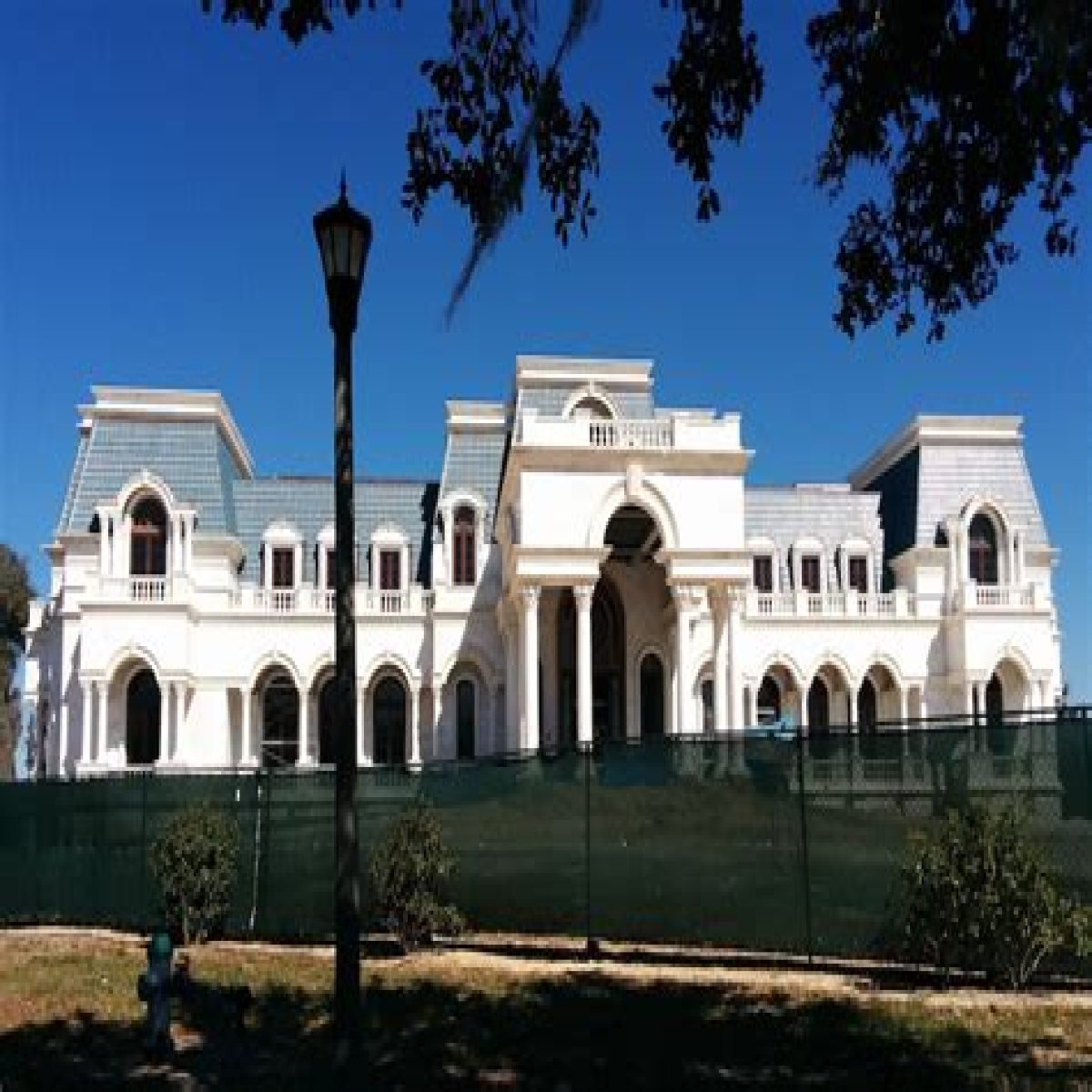 How David And Jackie Siegel Made, And Lost, And Made Enough Again To Build The Biggest House In America