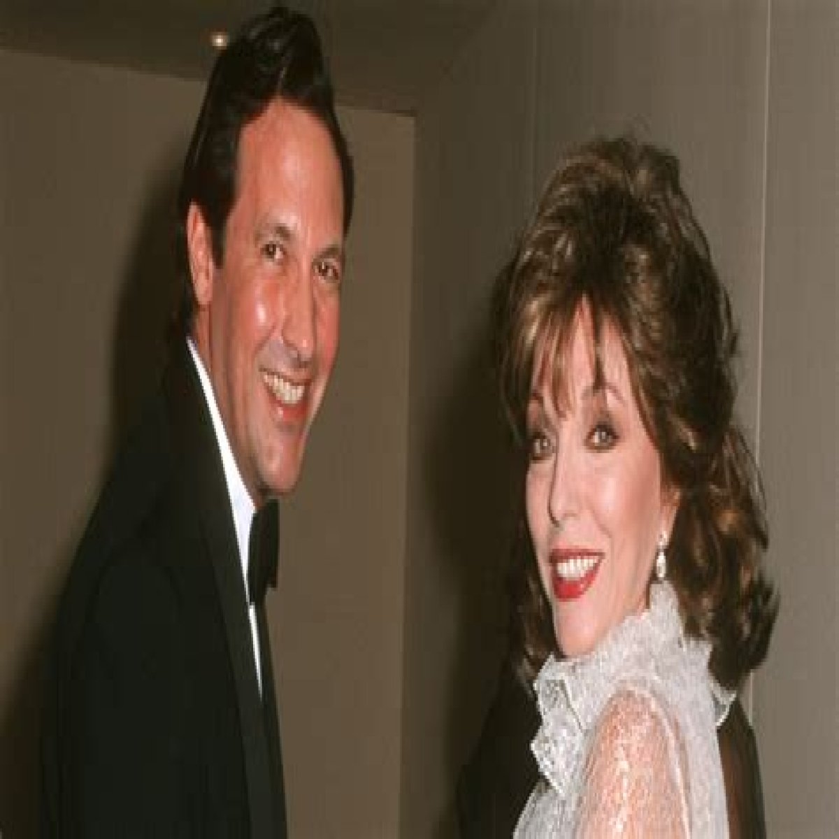Joan Collins Shares Candid Photo of Her Big Family & 'Soulmate' Husband