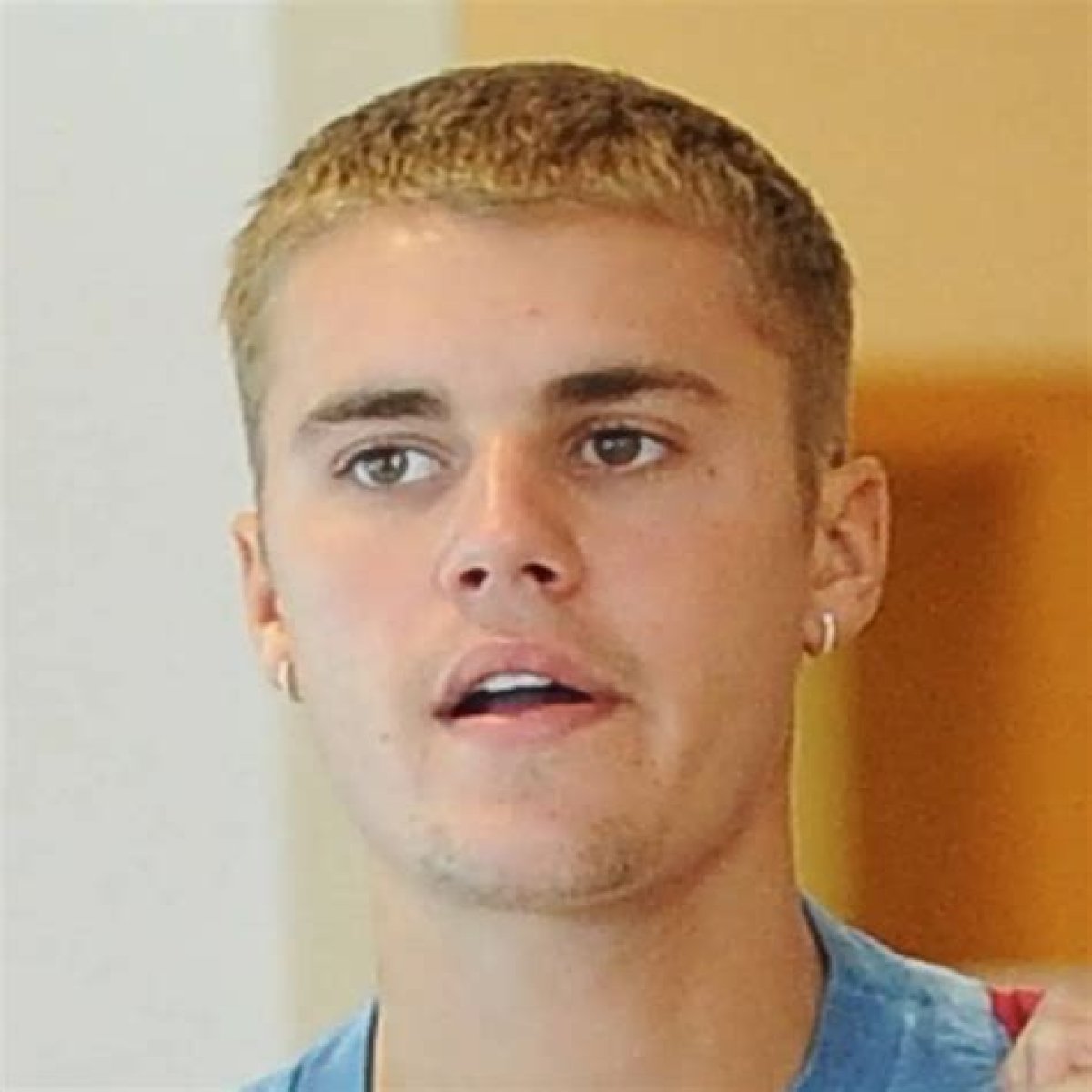 Justin Bieber storms off stage in Oslo after fans refuse to listen to him