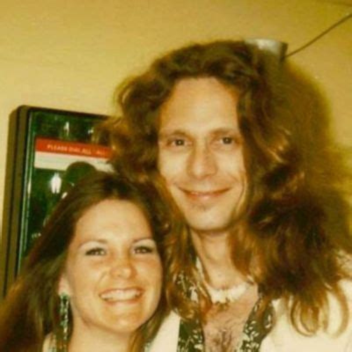 Leslie Hawkins – Singer | Wiki, Age, Height, Net Worth, Relationship, Ethnicity, Career