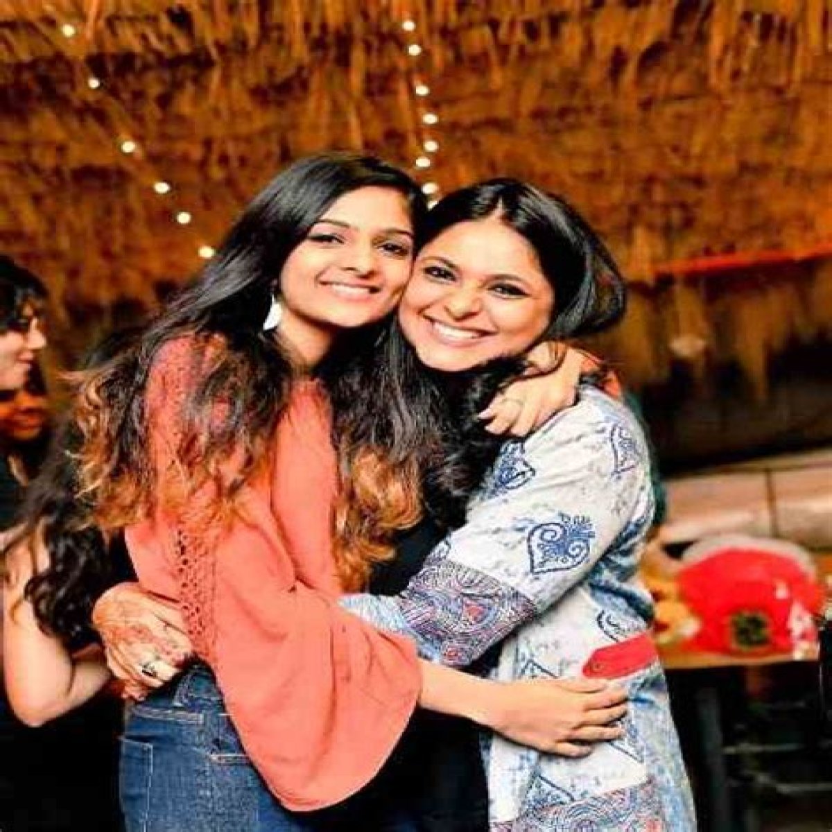 Richa Anirudh- Net Worth, Family, Husband, Salary, Show, Daughter