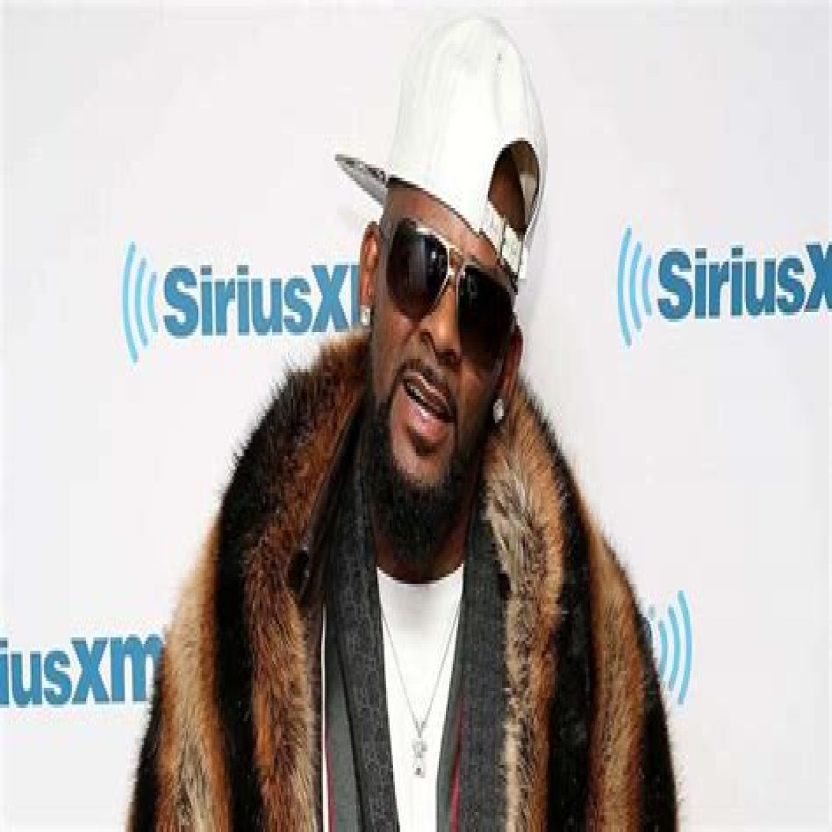 Who is R. Kelly? Biography, Age, Wife, Net Worth, Songs, Albums, Children, Family, News, Release Date